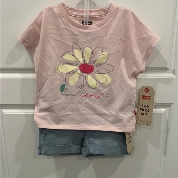 Levi's Girls Two Piece Short Sleeve Tee with shorts - Picture 3 of 8